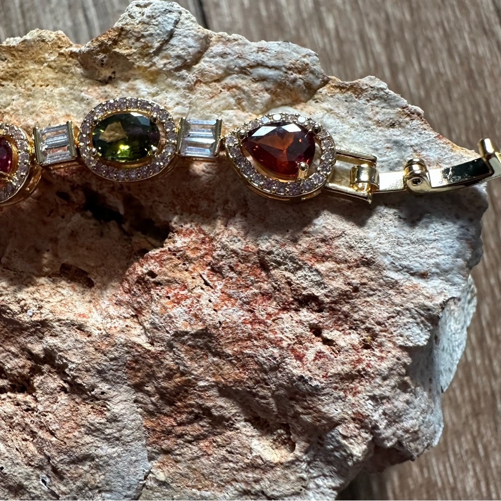 Turandoss Elegant Multicolor Bracelet, new in box - Picture 6 of 11